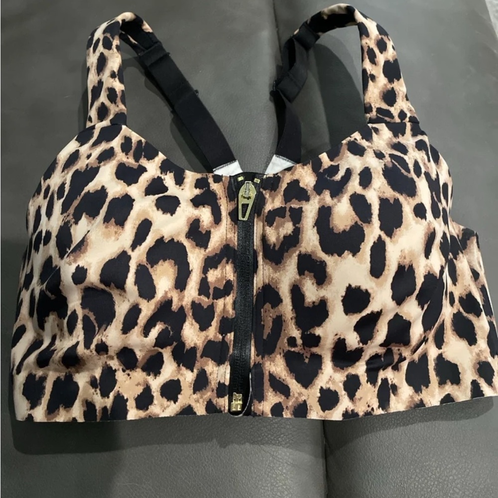 Victorias Secret Knockout front‎ close Leopard Print Women's Sports Bra 32DD NWT